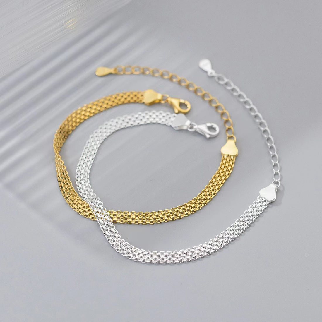 fine gold chain bracelet