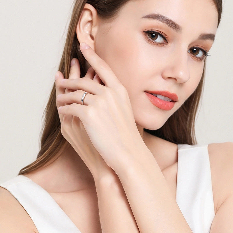 Radiant D/VVS1 Moissanite Gold Band