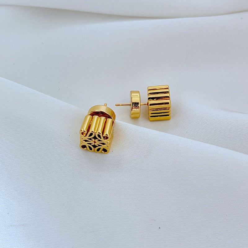 Trendy LOEWE Anagram Stud Earrings