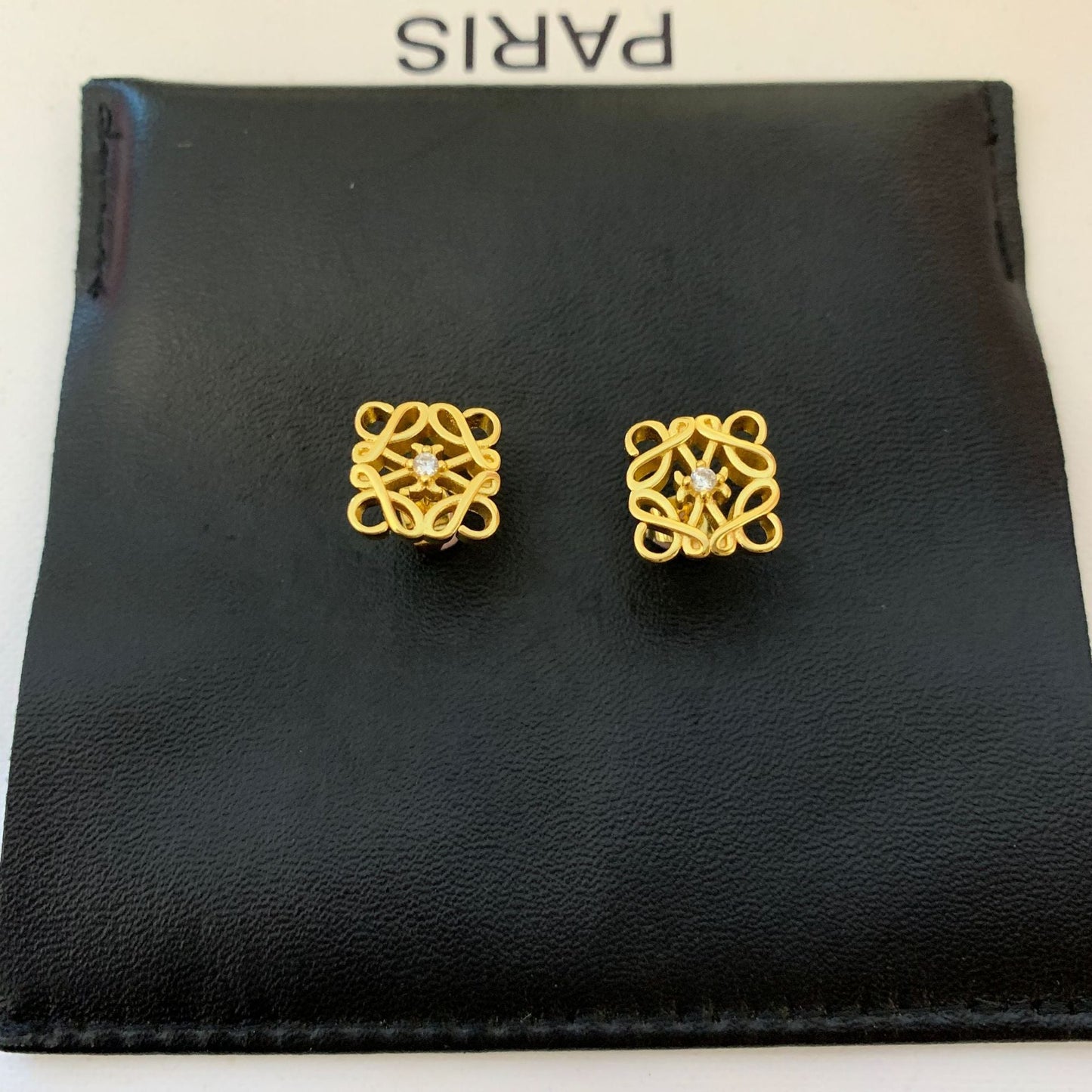 LOEWE Square Hollow High-end Pattern Earrings