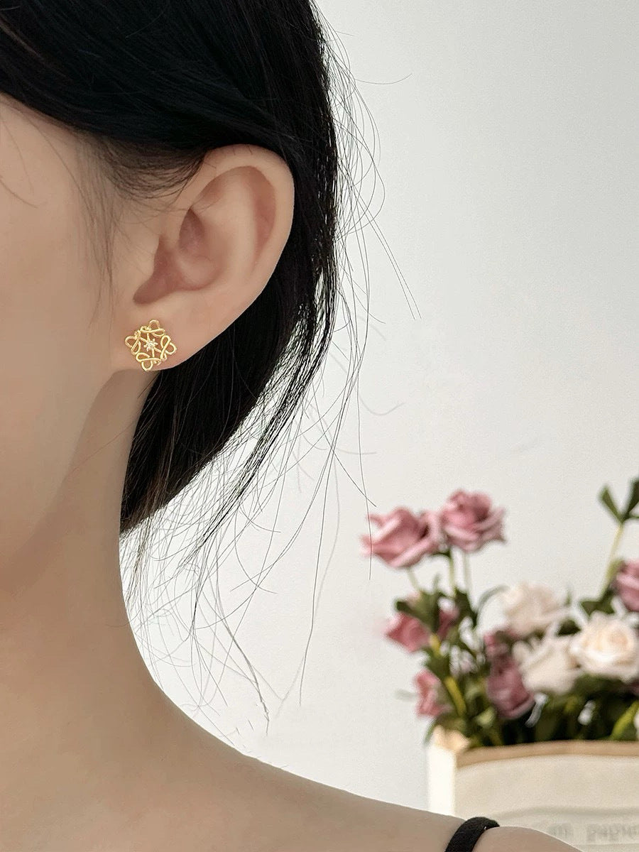 LOEWE Square Hollow High-end Pattern Earrings