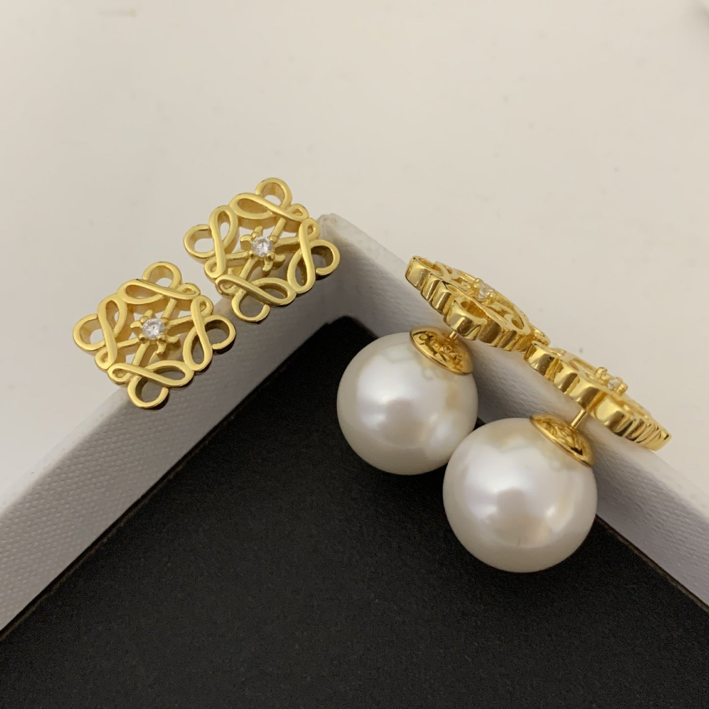 LOEWE Square Hollow High-end Pattern Earrings