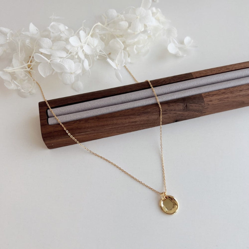 Sleek and Simple Silver Necklace