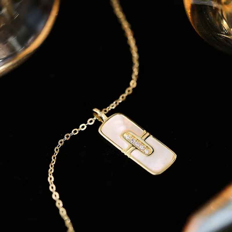 bvlgari parentesi diamond pendant