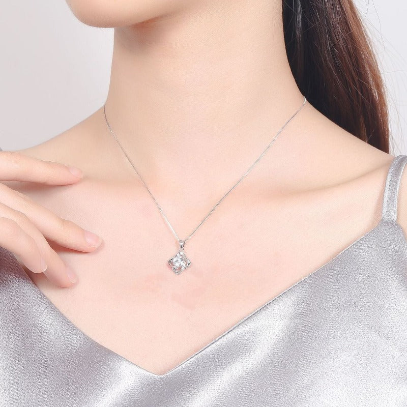 sterling silver green diamond 4 leaf clover necklace