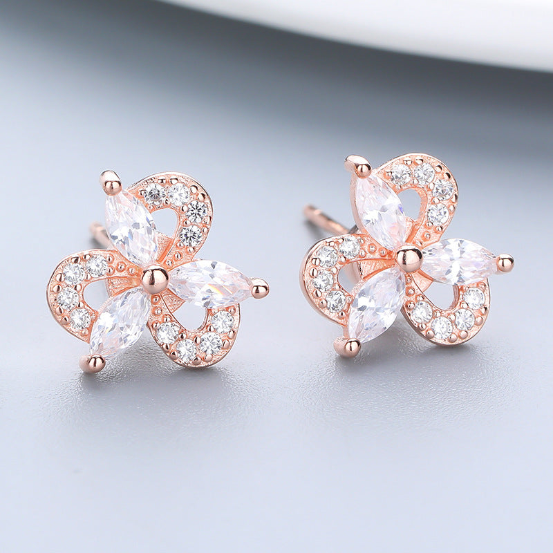 How to wear Stud earrings