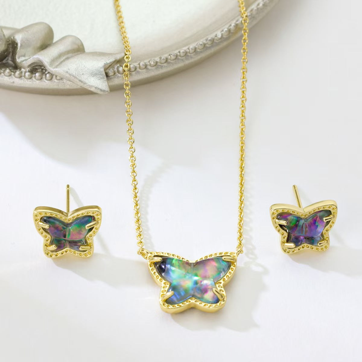 Kendra Scott Necklace