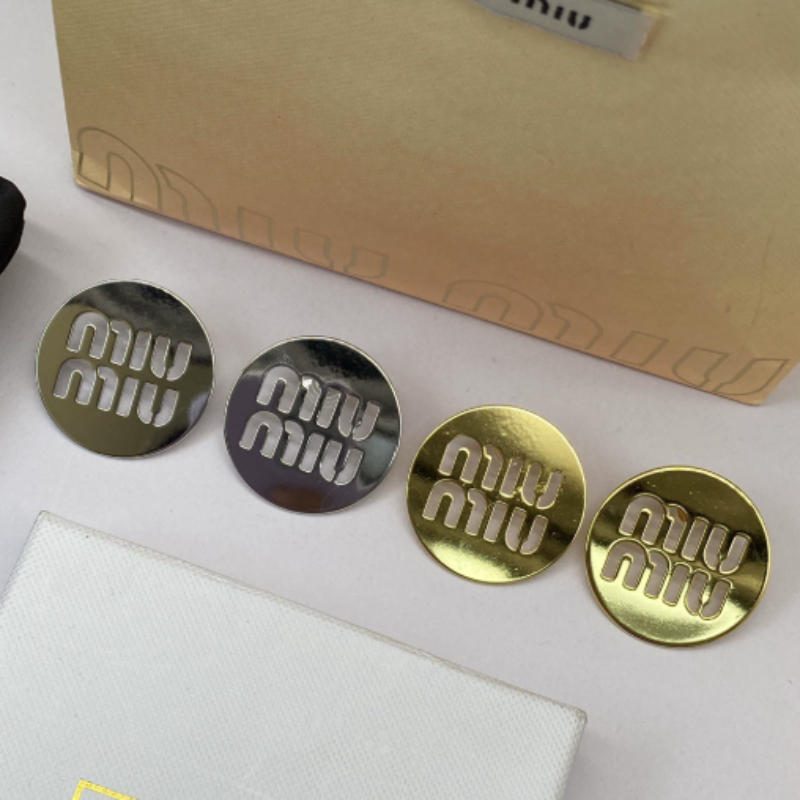 Miu Miu hollow weet elegant earrings