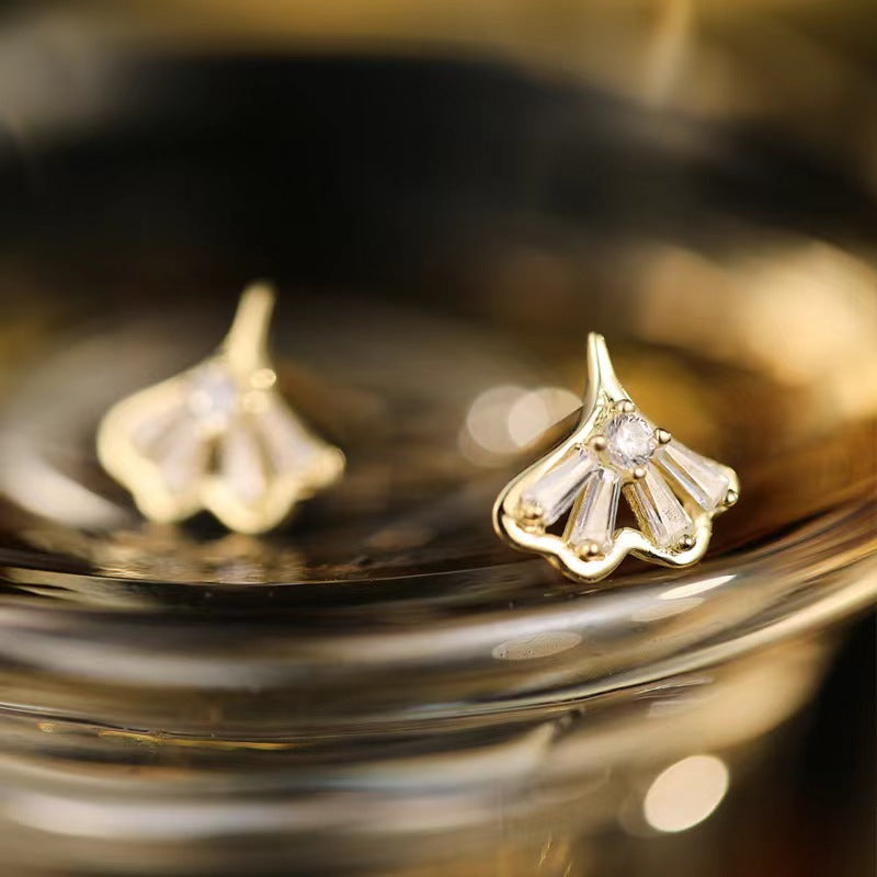 diamond ginkgo leaf stud earring