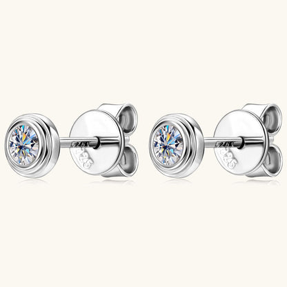 D Color VVS1 Moissanite Round Studs (Gold)

