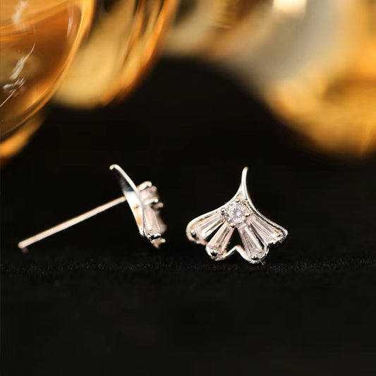 crystal ginkgo leaf stud earrings