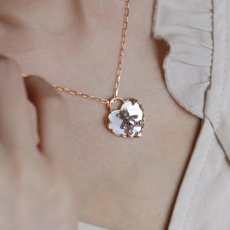 shell miffy necklace 