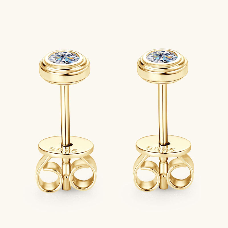 D Color VVS1 Moissanite Round Studs

