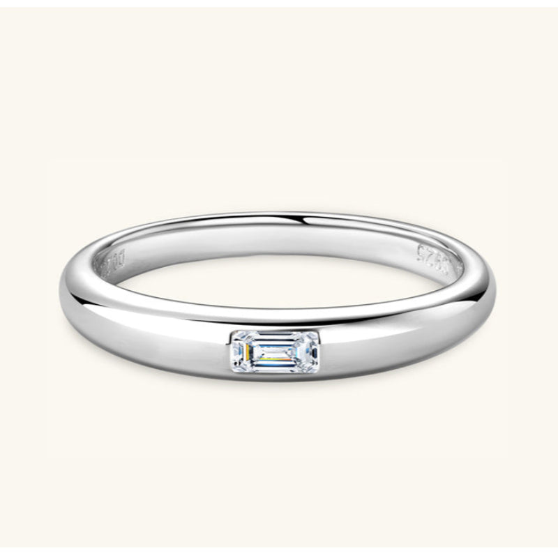 Luxury Silver Tone Oval Moissanite Ring

