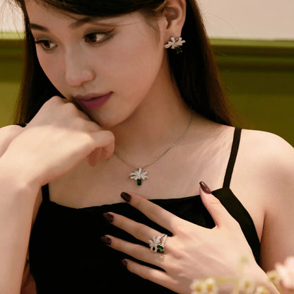 Classic Zirconia Bow Necklace