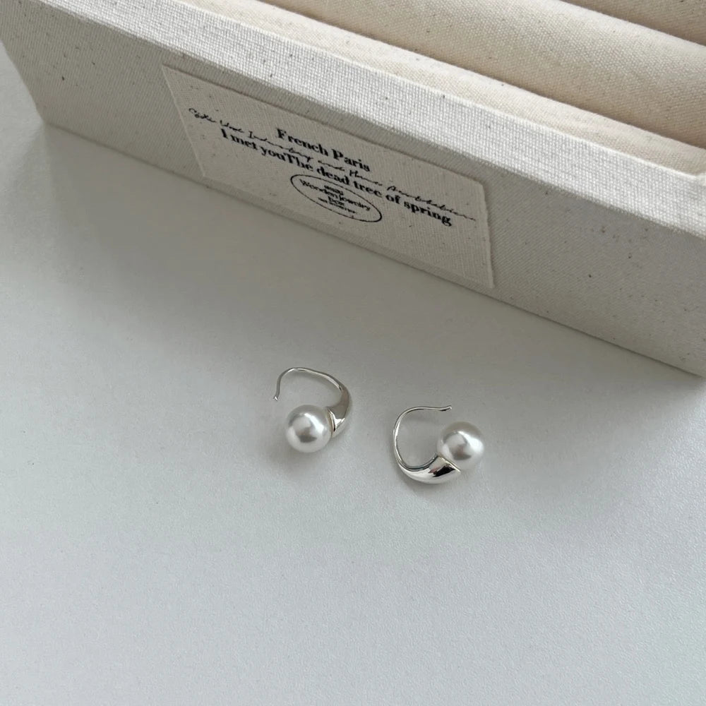 Classic Shell Pearl Earrings