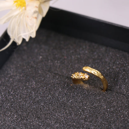 Sculptural Gold Wavy Ring


