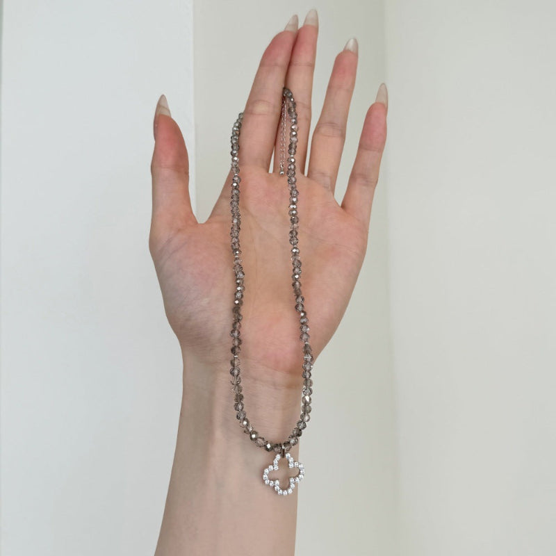 Halo Clover Beaded Necklace

