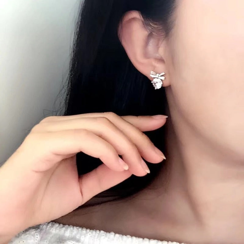 diamond stud silver