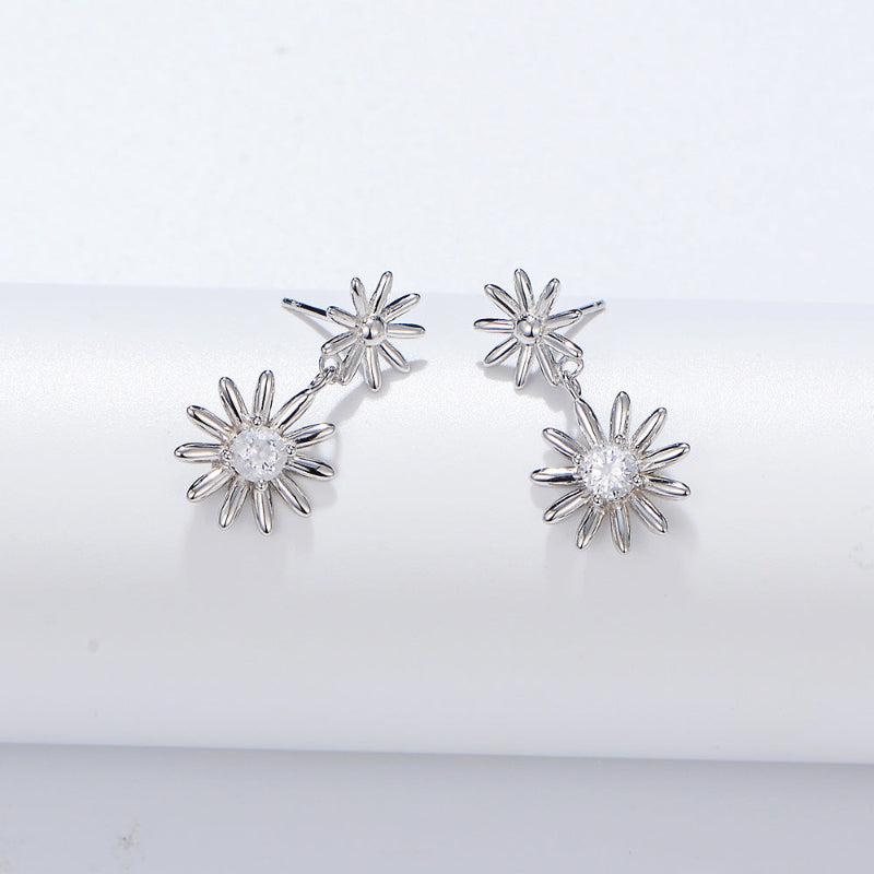 Elegant Daisy Dangle Earrings

