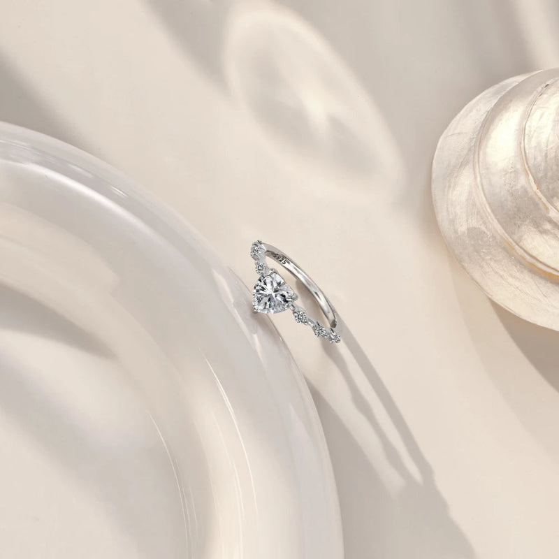 Elegant Heart Zirconia Ring