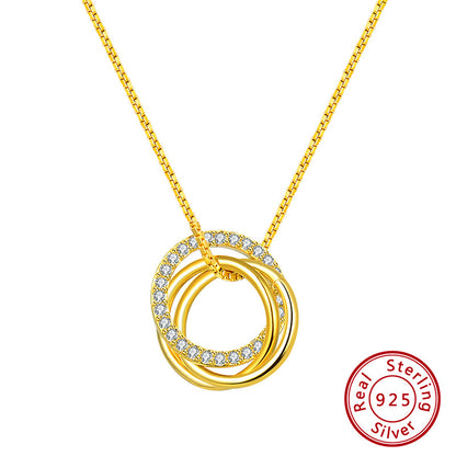 Elegant Interlocking Hoop Necklace

