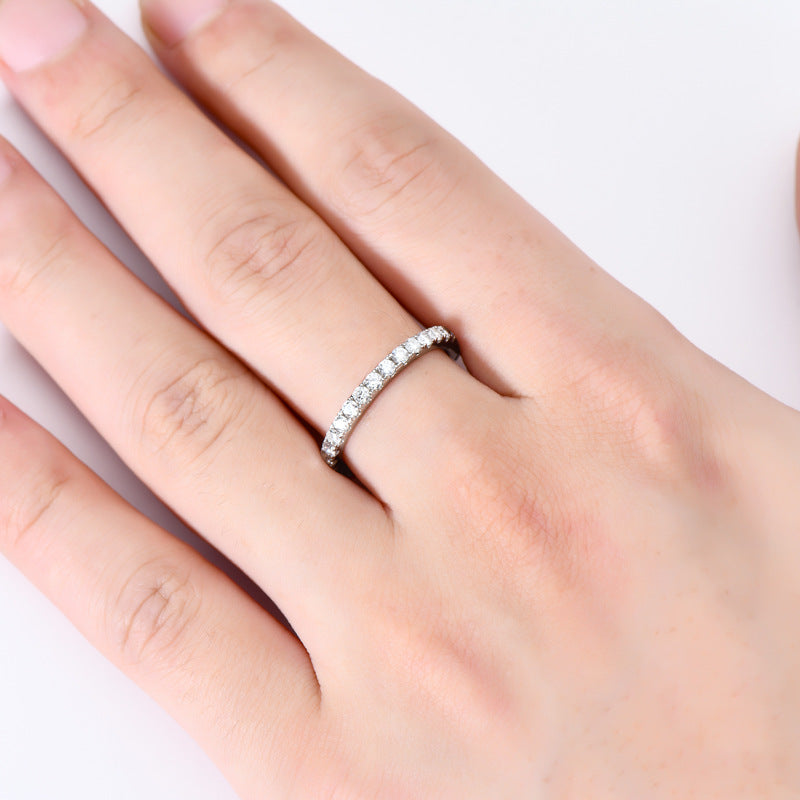 Luxurious Moissanite Gemstone Band


