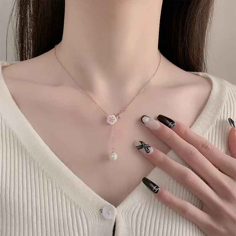 gem wintersweet necklace