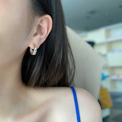 Smooth Gold Hoop Earrings

