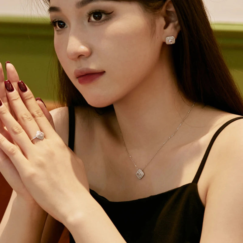 Minimalist Magical Zirconia Necklace