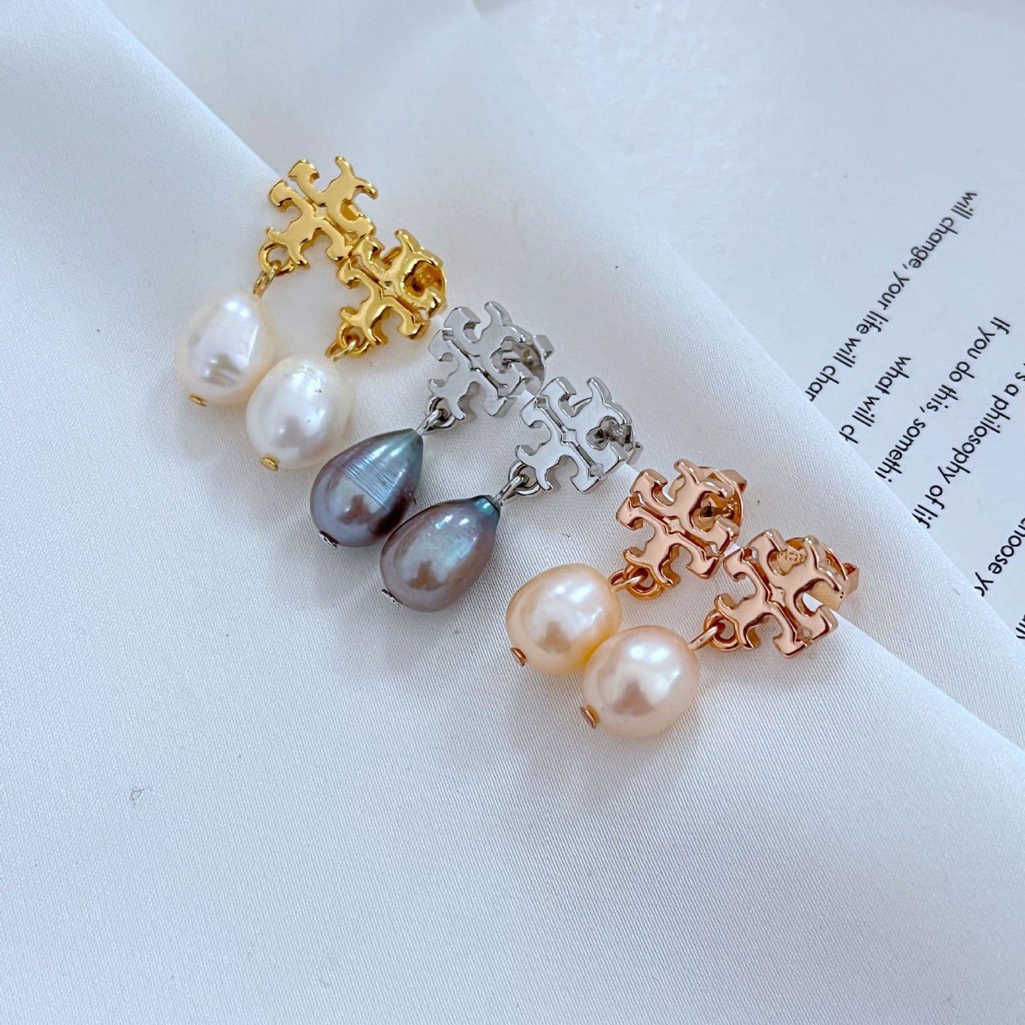 Elegant Crystal Pearl Earrings