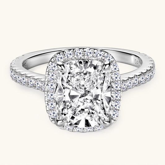 Sparkling D Color VVS1 Moissanite Engagement Ring

