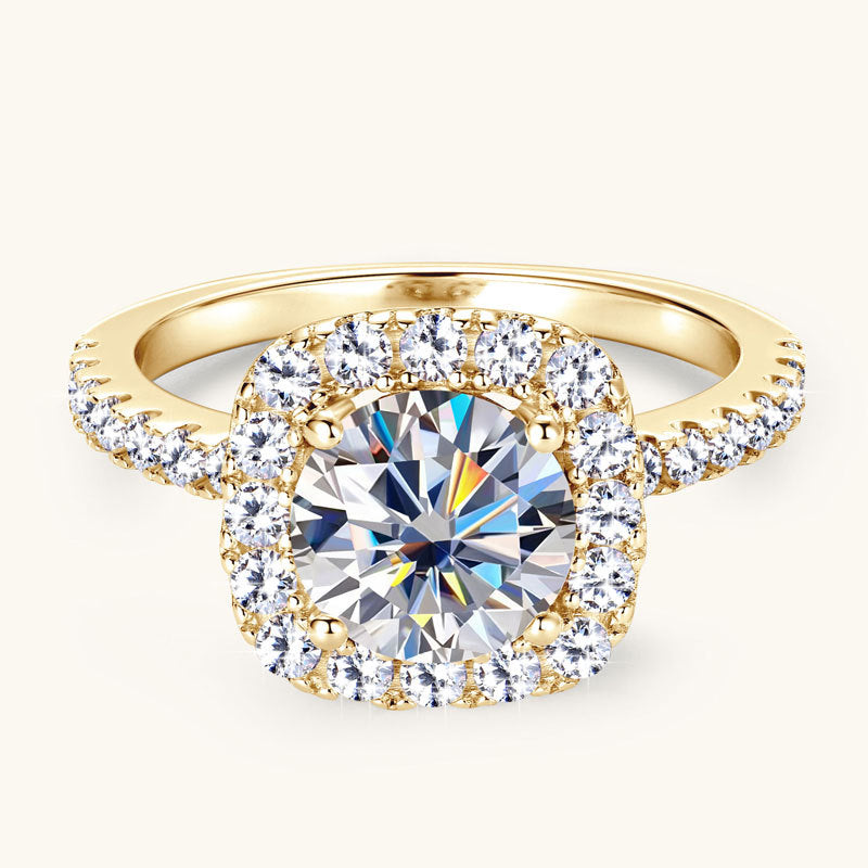Sparkling 8mm Round Moissanite Halo Ring

