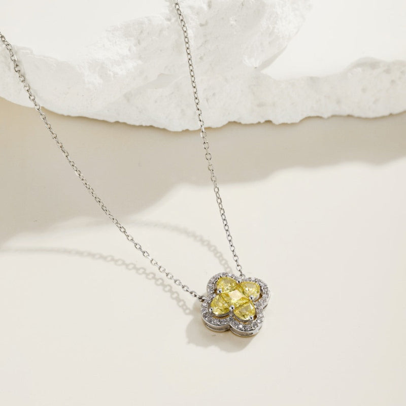 fine fashion clover necklace
