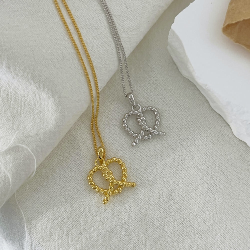 Elegant Heart Twist Pendant Necklace