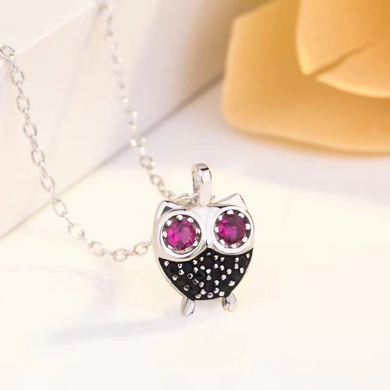 women`s Owl pendant necklace