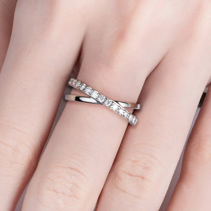 Dazzling Moissanite Intertwined Band


