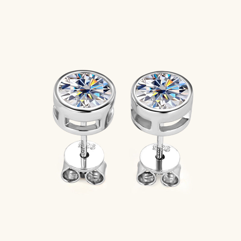 Sparkling Moissanite Halo-Free Studs

