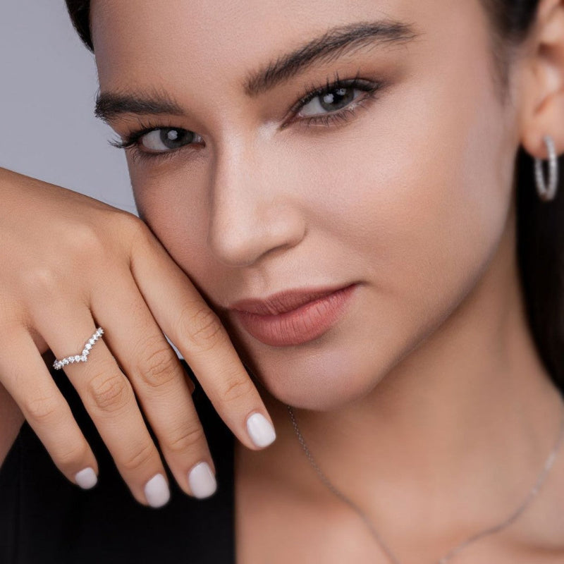 V-shaped Moissanite Tiara Ring

