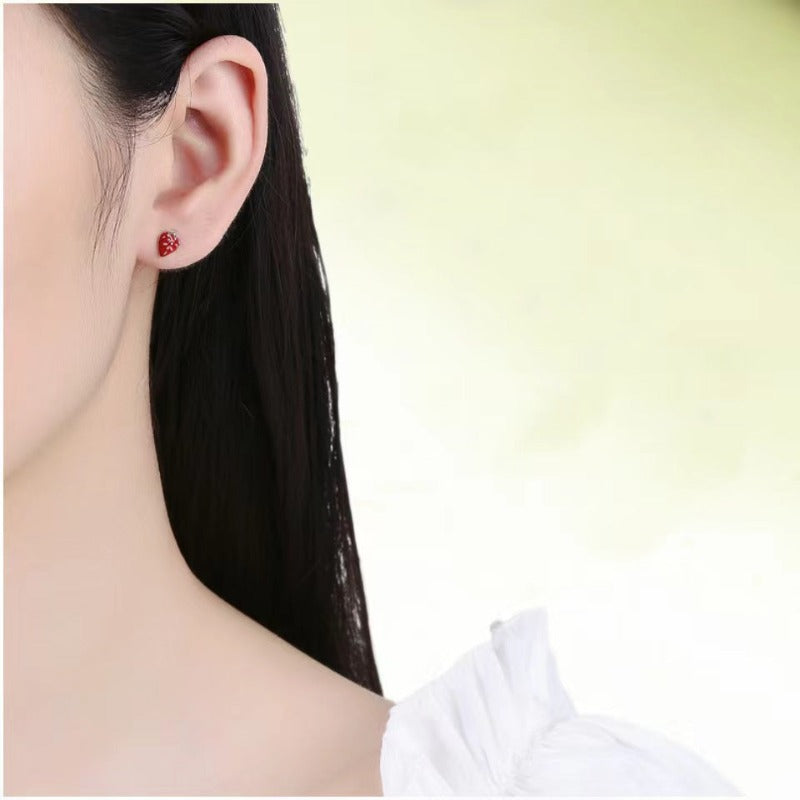 strawberry stud silver
