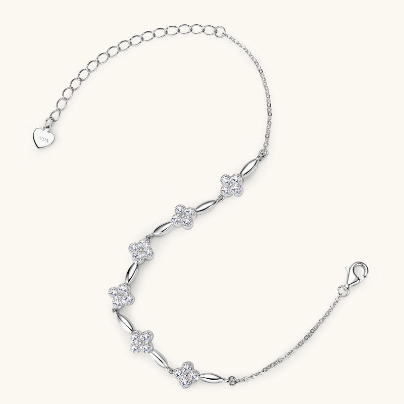 Timeless Classic Clover Motif Bracelet

