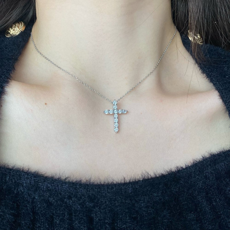 Luxurious Cubic Zirconia Inlaid Cross

