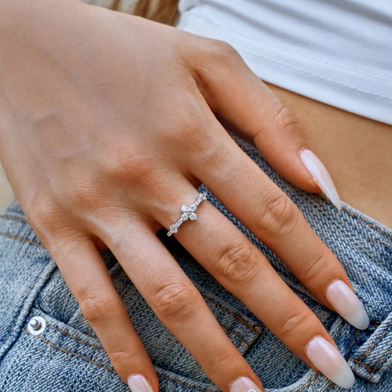 Charming Clover Zirconia Ring
