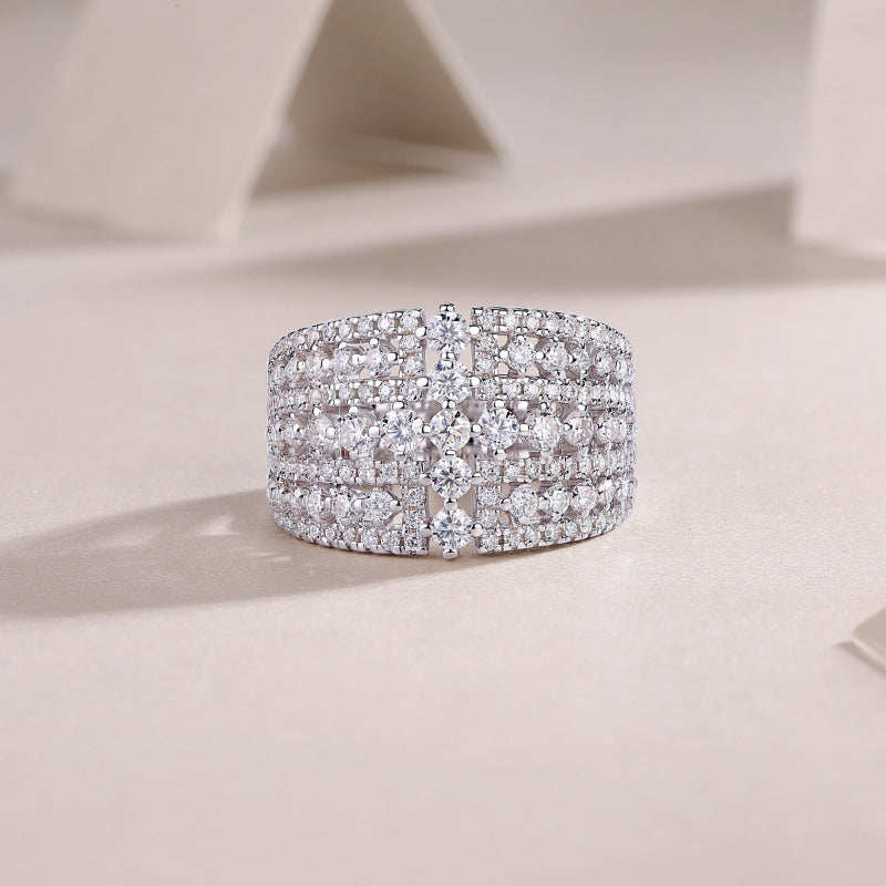 Shimmering Graduated Stone Wedding Band

