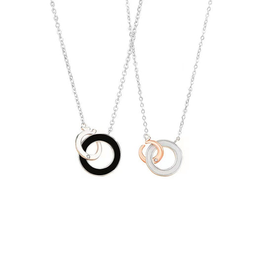 interlocking pendant necklace