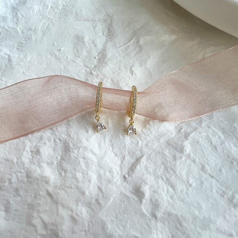 Minimalist Gold Teardrop Dangle Huggies

