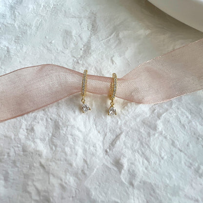 Minimalist Gold Teardrop Dangle Huggies

