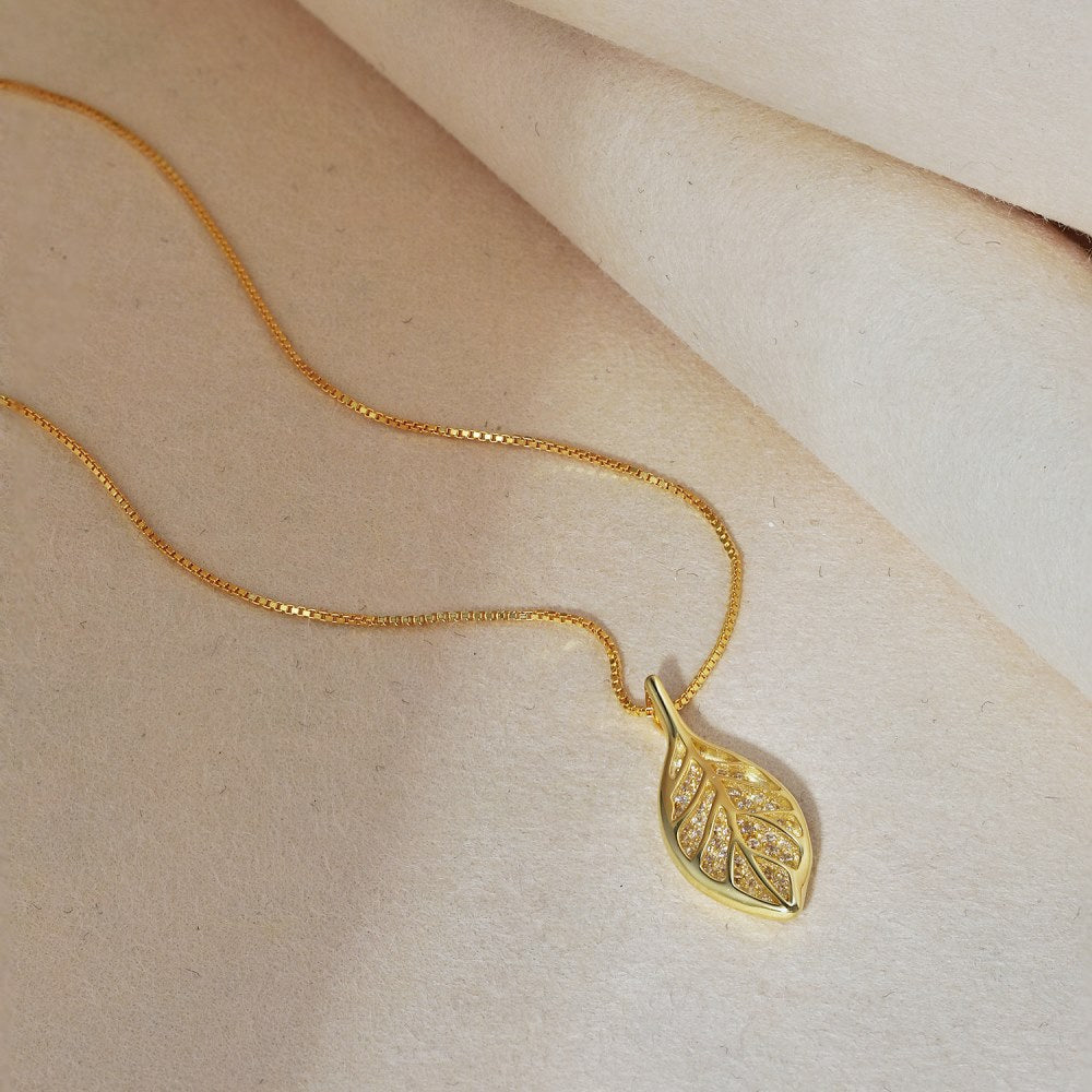 Modern Minimalist Leaf Pendant Necklace