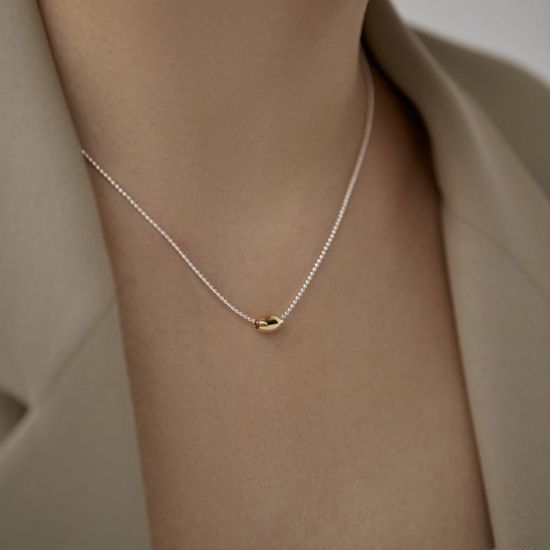 Two-Tone Beaded Choker with Accent Bead

