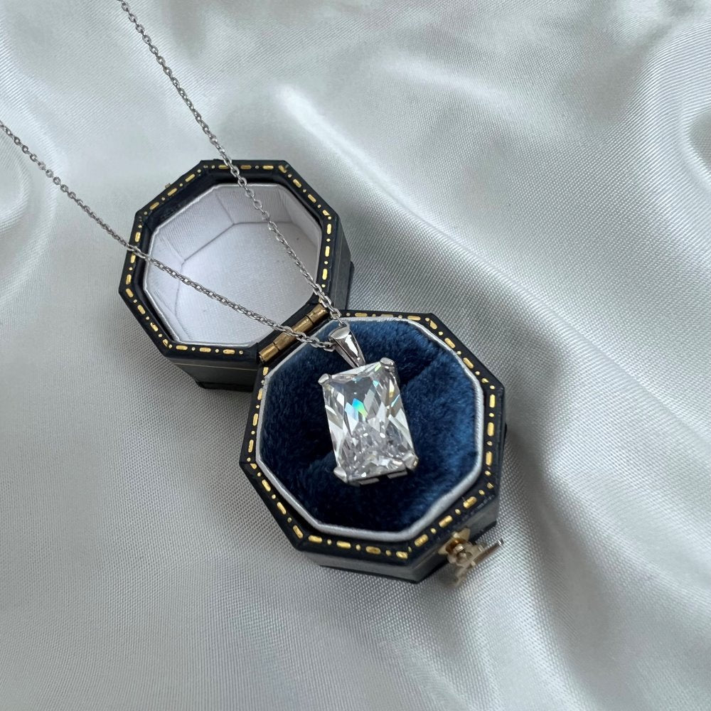 Elegant Silver Zircon